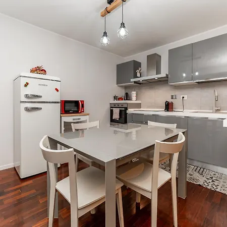 Elegant Penthouse - Metro Conca D'oro & Terrace Διαμέρισμα *