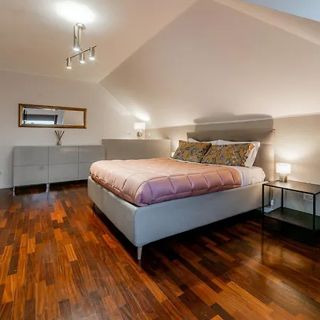 Apartment Elegant Penthouse - Metro Conca D'oro & Terrace Rome